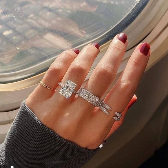 Meet your Posher, Lucy - Picture 1 of 1